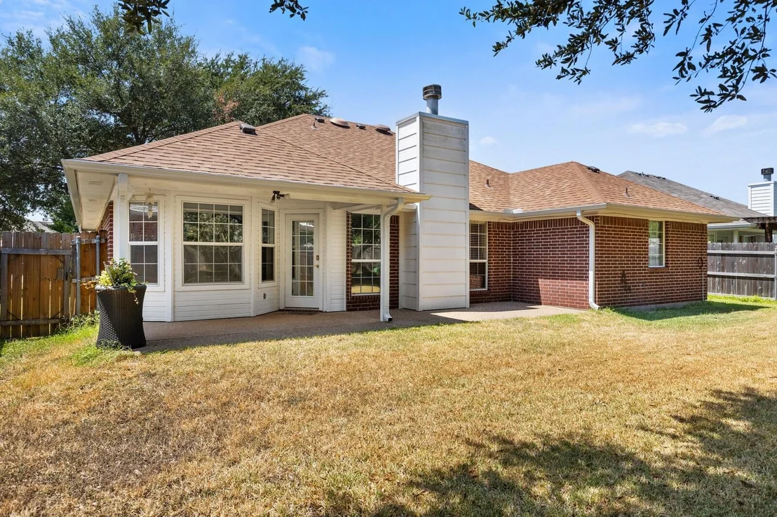 Photo of 2800 Comanche Trail