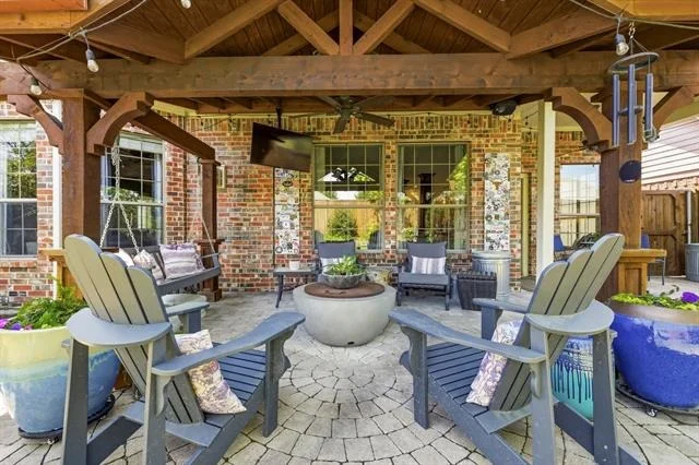 Photo of 404 Fairway Bluff Drive