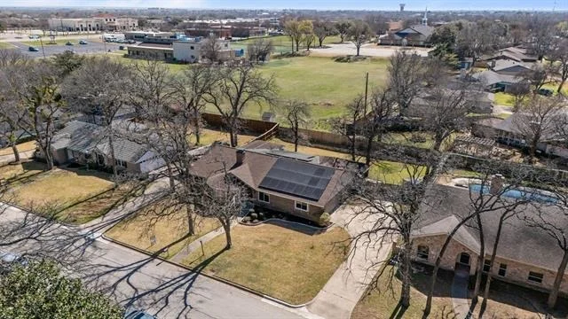 Photo of 203 Oak Forest Trail
