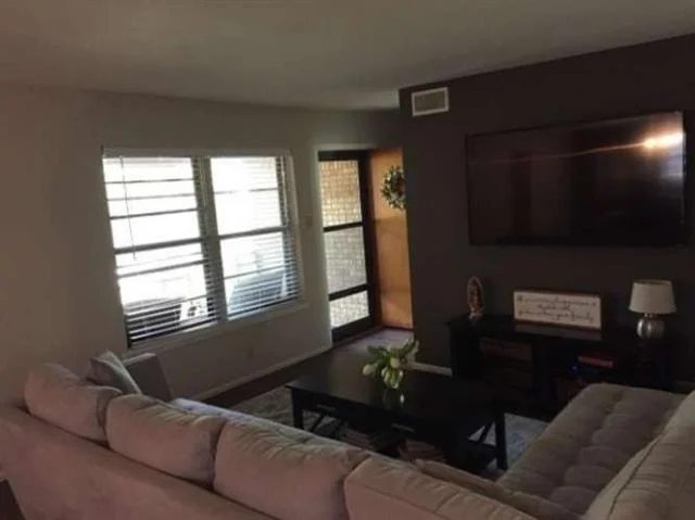 Photo of 502 Lakeside Drive