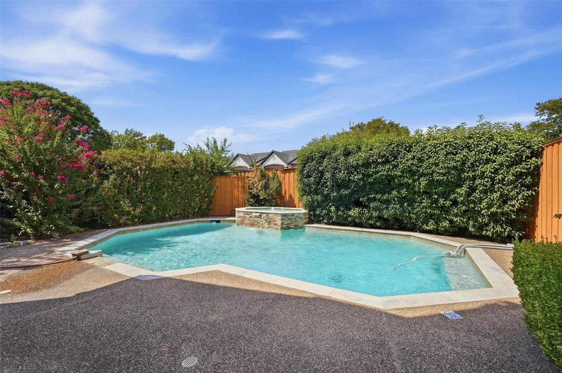 Photo of 2741 Barrington Drive