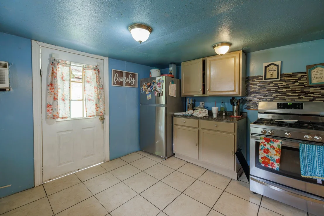 Photo of 308 W 5th Street