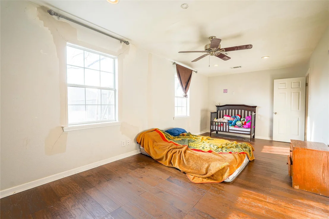 Photo of 200 W Greenbriar Street