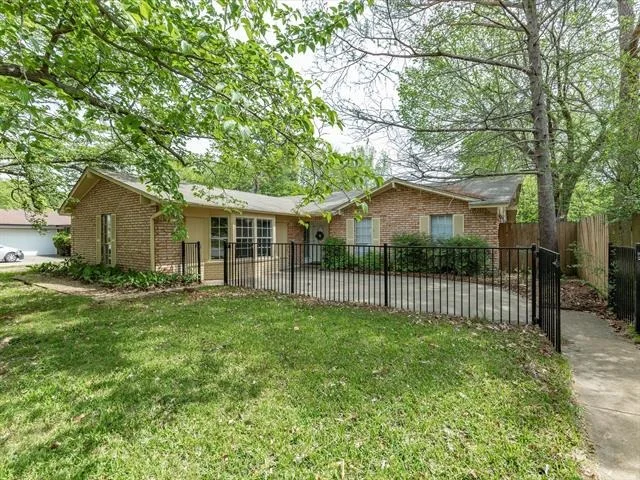 Photo of 2732 Foxcroft Circle