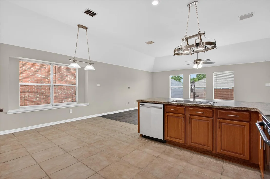 Photo of 921 Bowie Drive