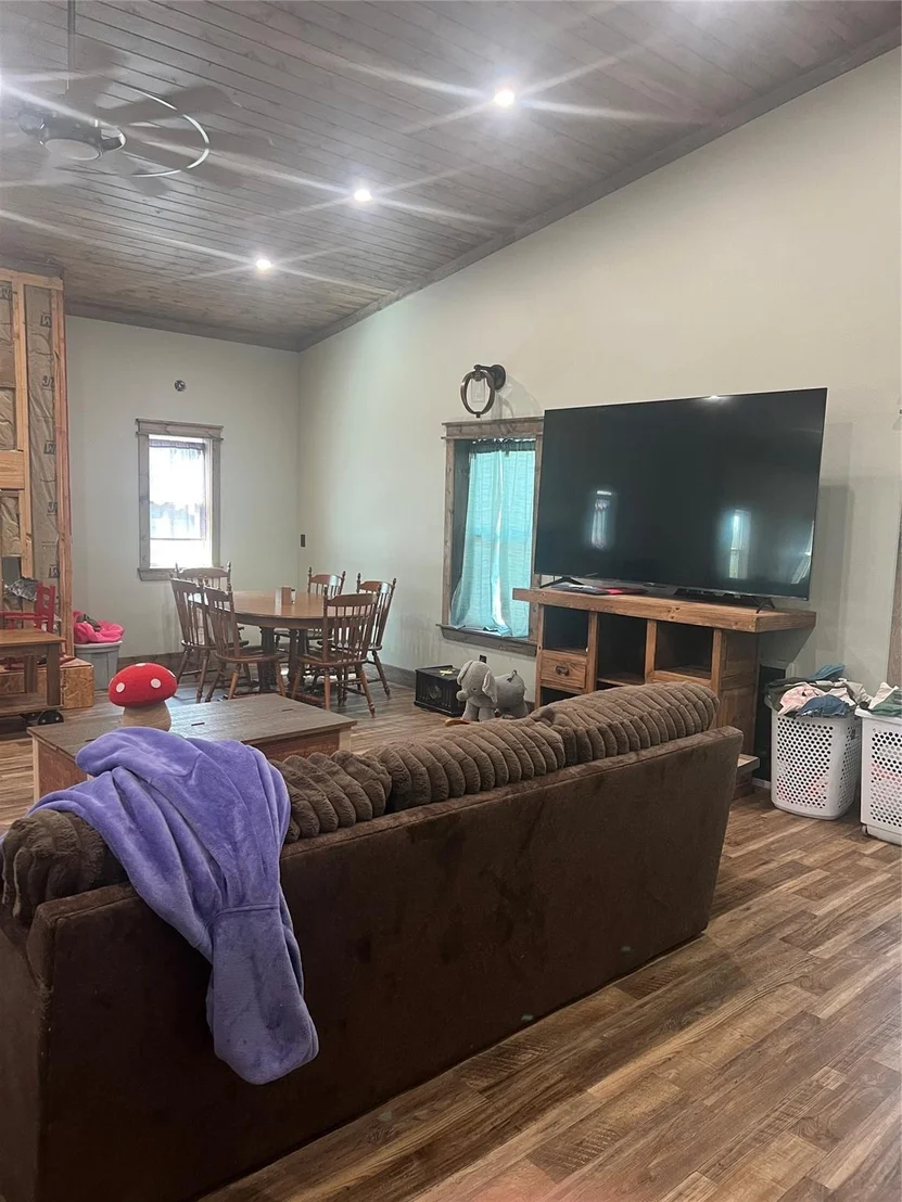 Photo of 194 CR 2220