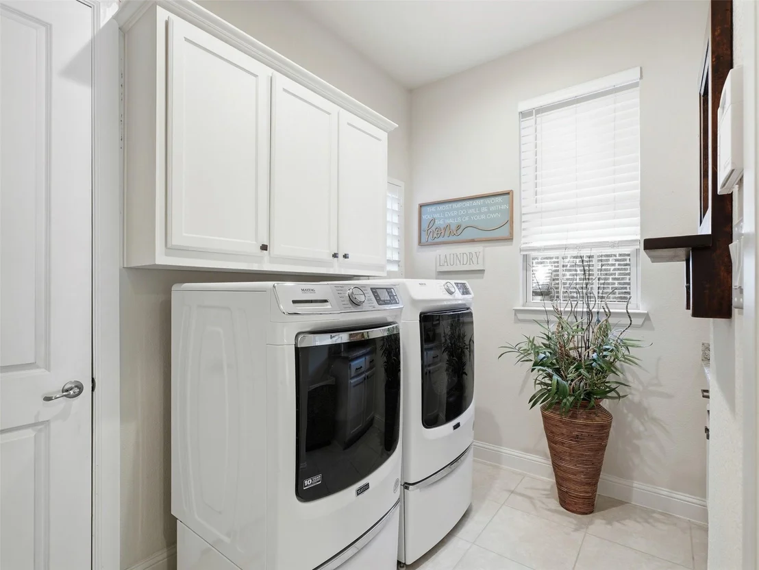 Photo of 1221 Falcon Drive
