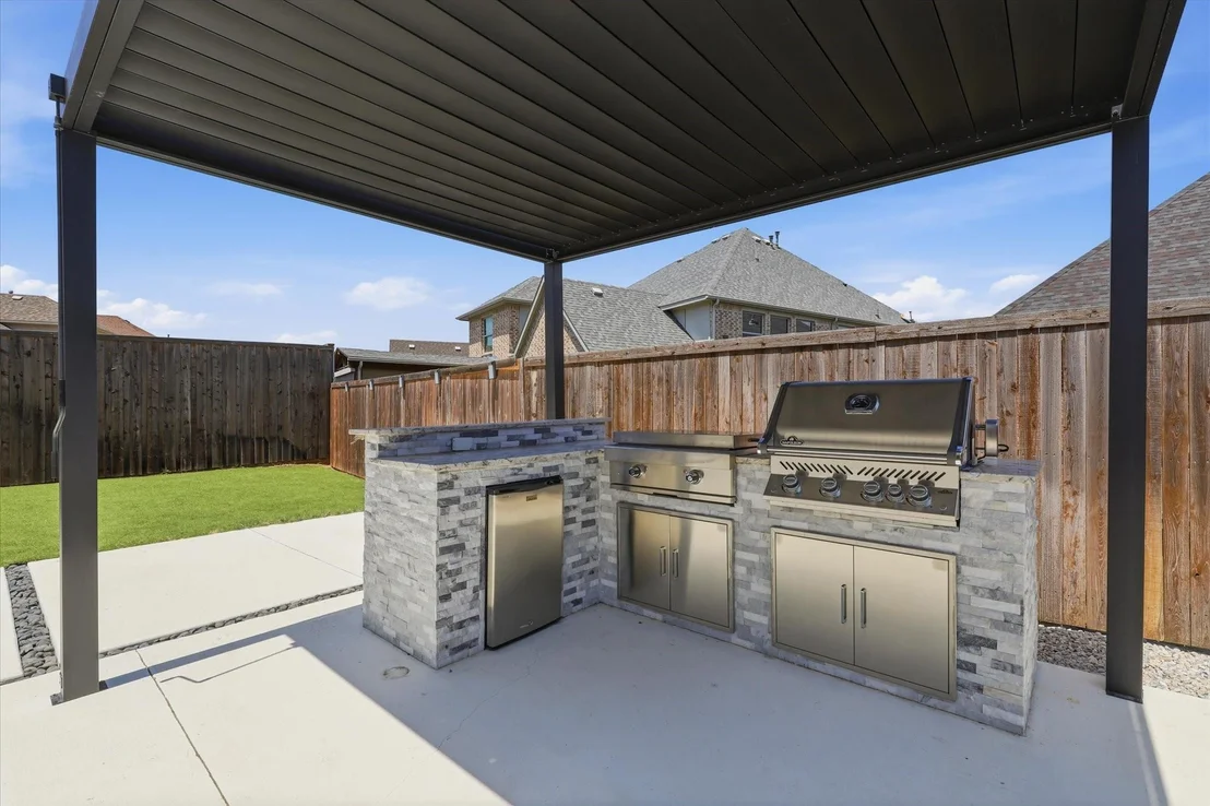 Photo of 2433 Mare Road