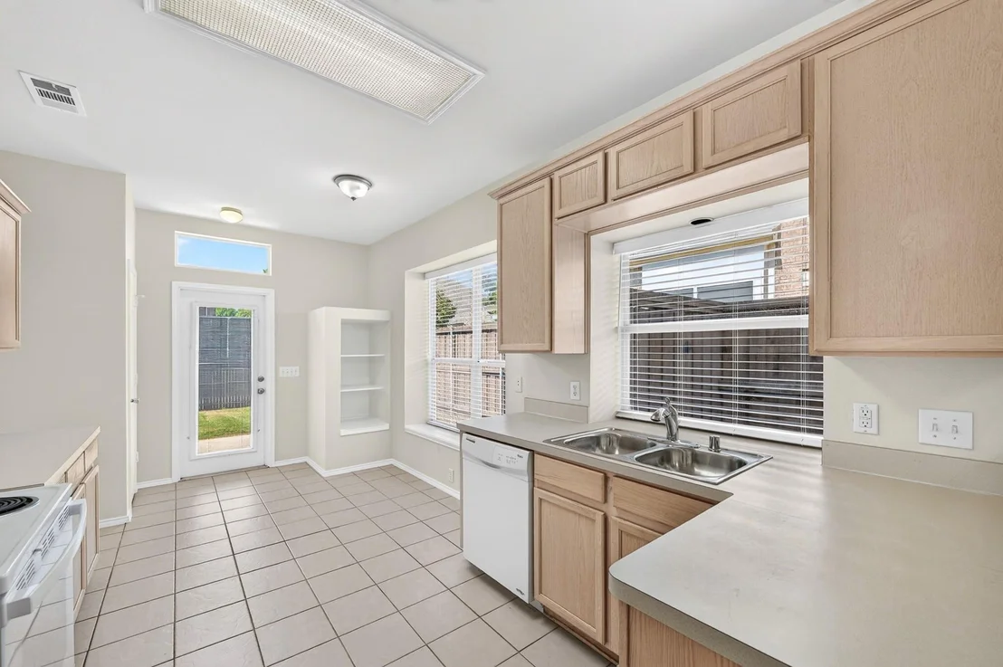 Photo of 6883 Winston Drive