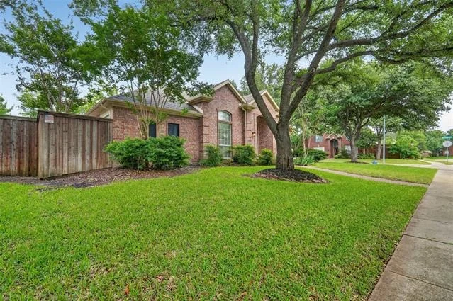 Photo of 6864 Bushnell Drive