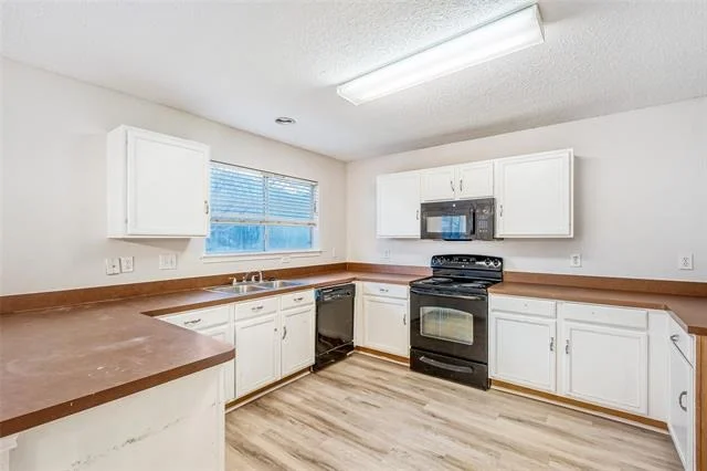 Photo of 7845 Whitney Lane