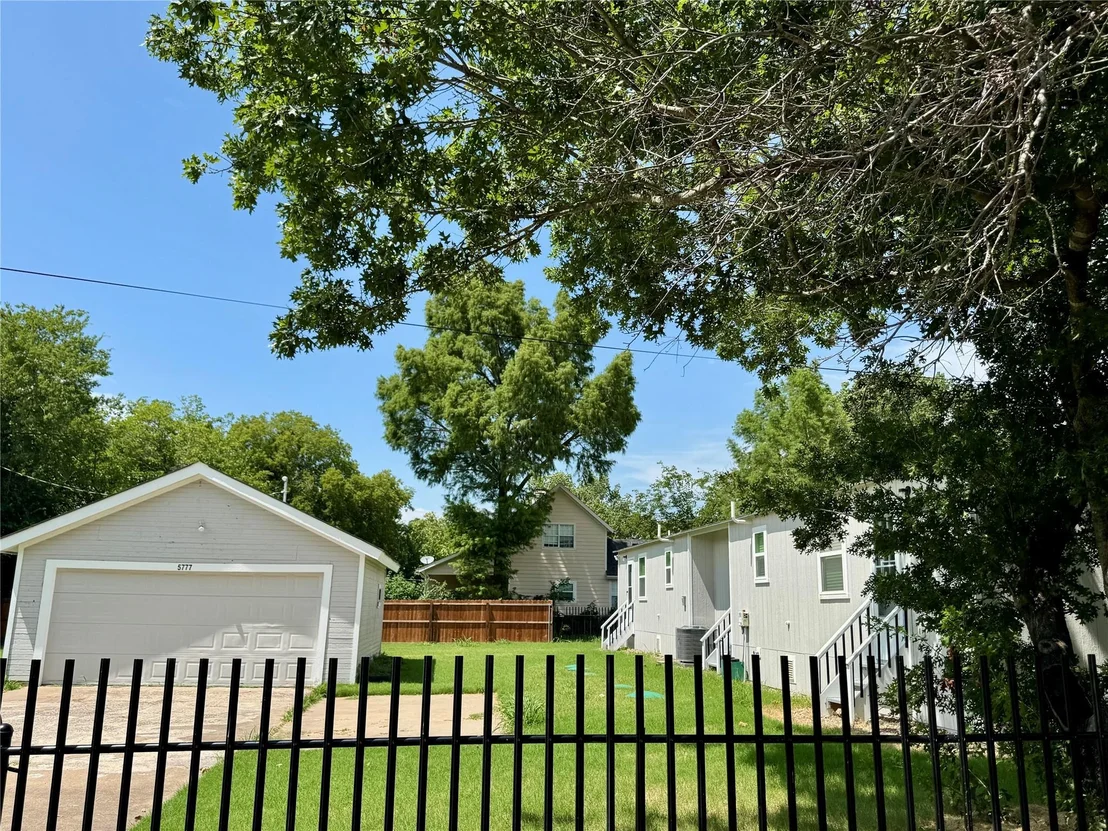 Photo of 5777 County Road 927