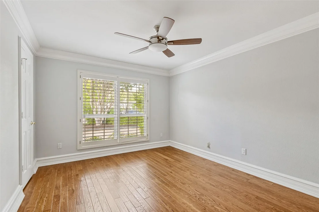 Photo of 5322 W Mockingbird Lane