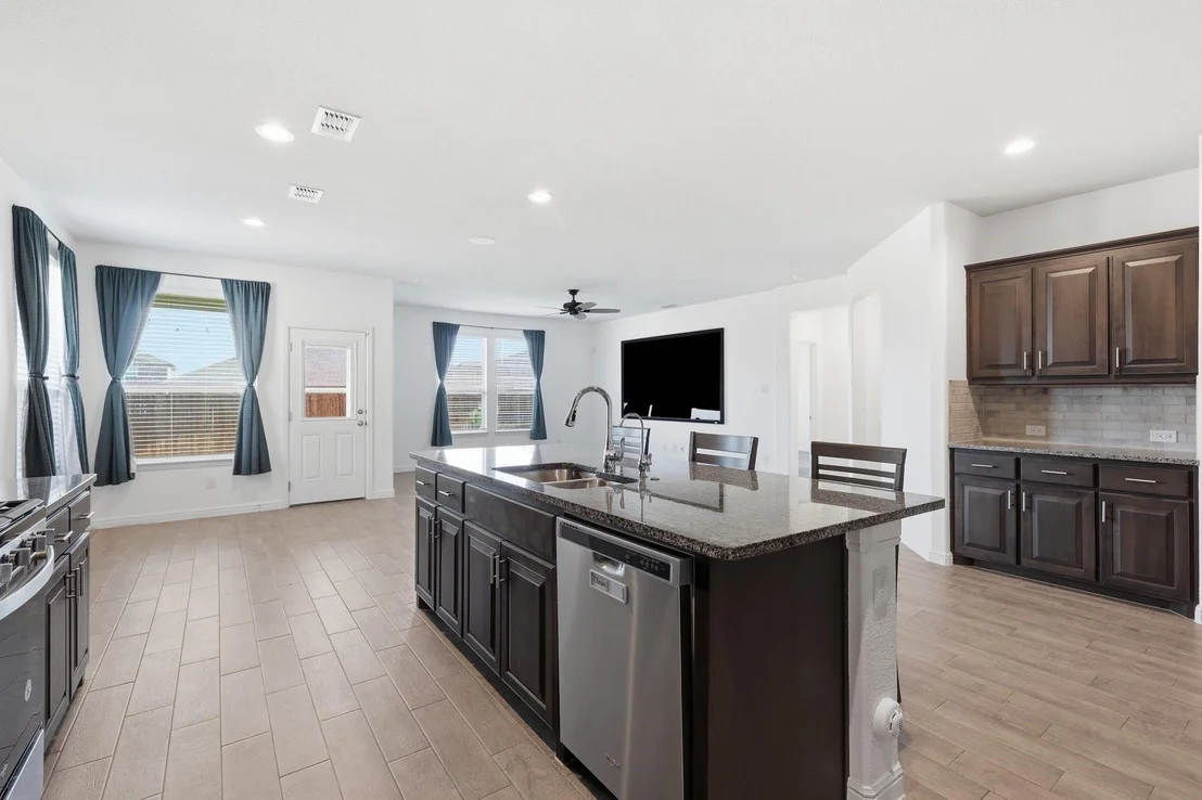 Photo of 1044 Blackhorse Trail