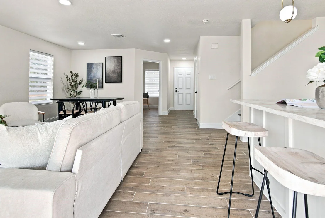 Photo of 717 Redwing Drive