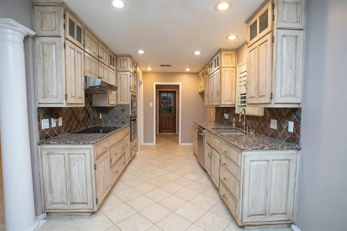 Photo of 1305 Cliff Drive