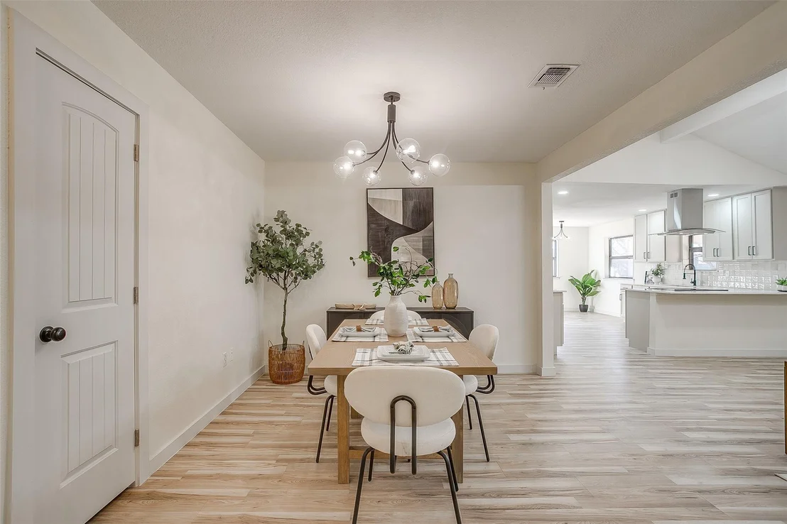 Photo of 2421 Meadow View