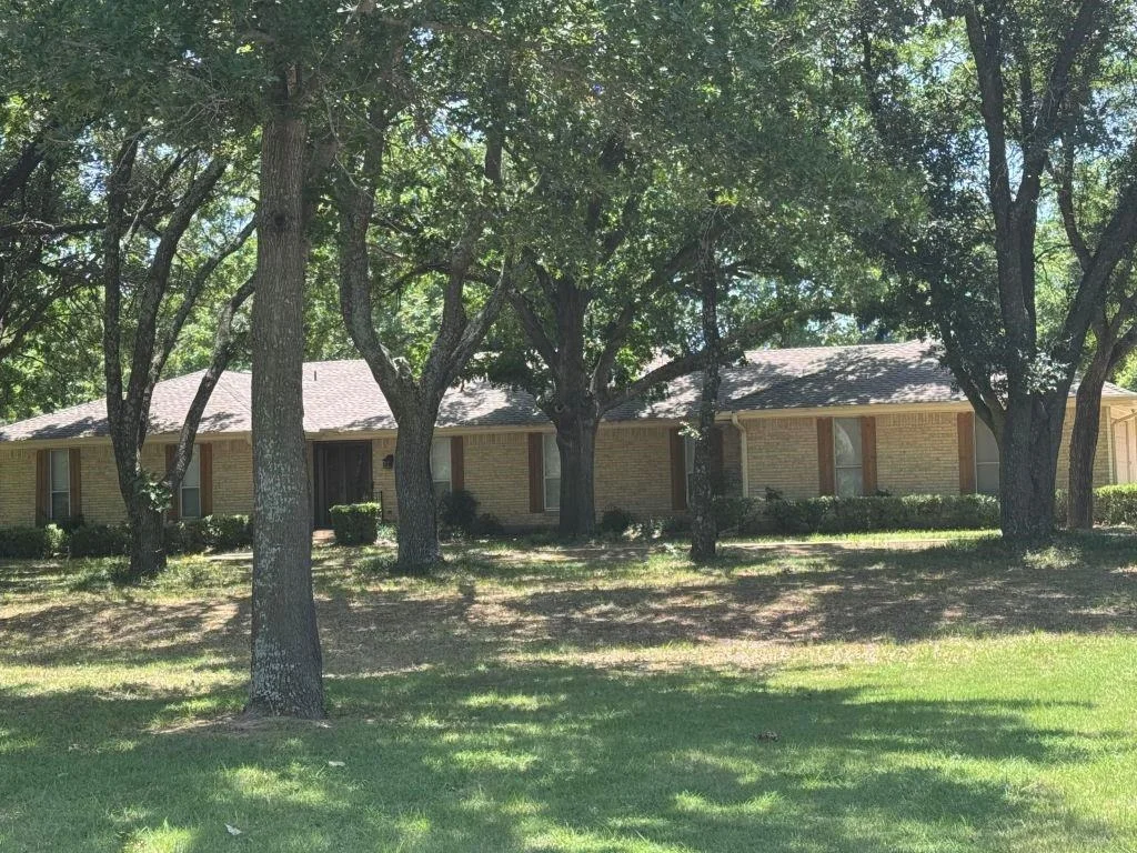 Photo of 8260 Tudor Lane