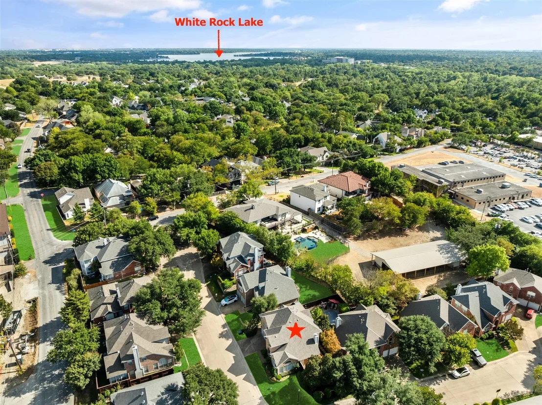 Photo of 8915 White Pine Lane