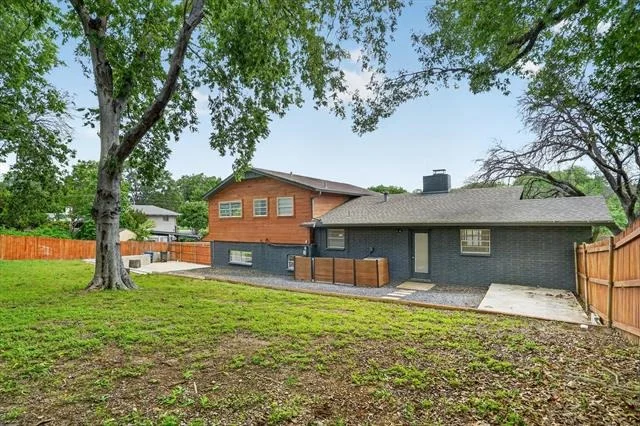 Photo of 6609 Genoa Road