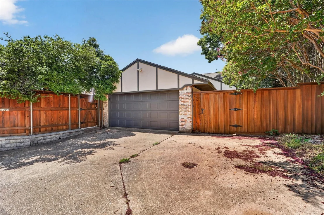 Photo of 2004 Hondo Drive