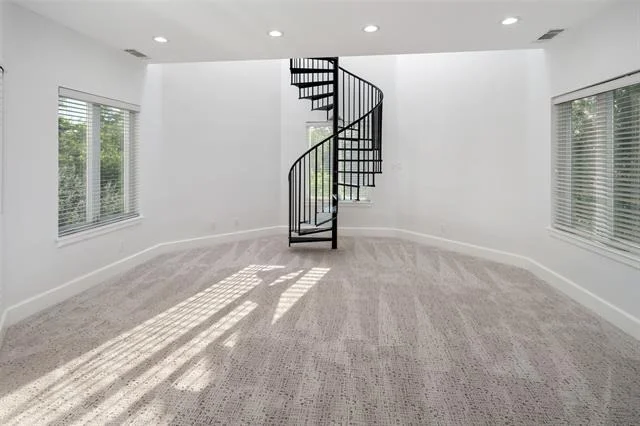 Photo of 9900 Preston Road