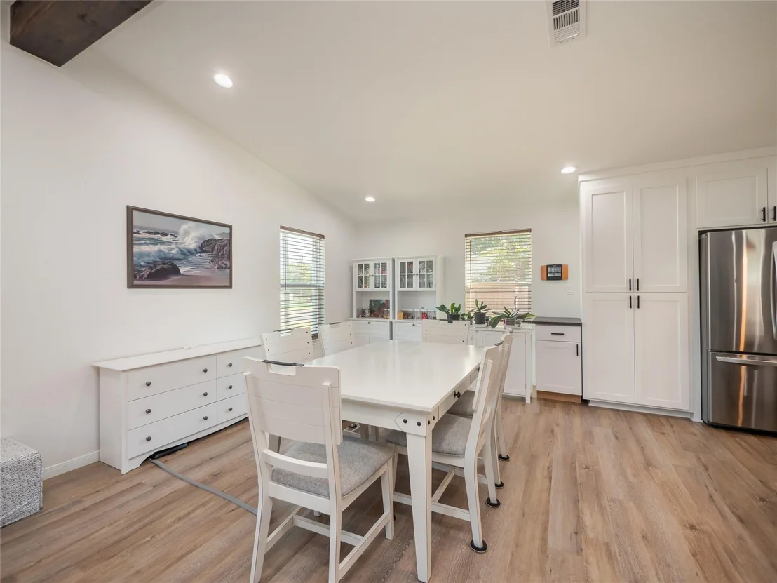 Photo of 614 W 3rd Street