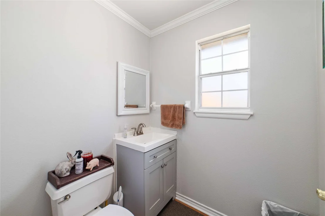 Photo of 1600 Shaw Drive