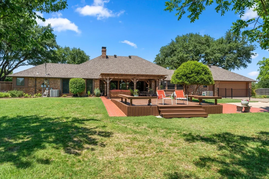 Photo of 10612 Live Oak Drive