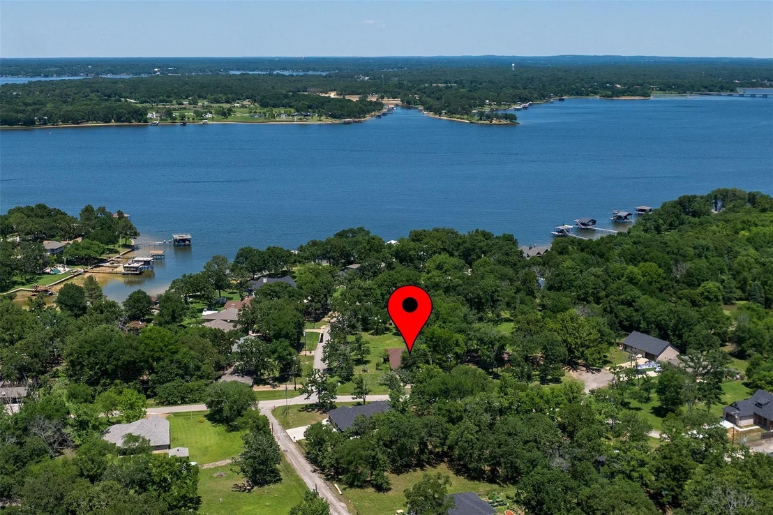 Photo of 1 Oakridge Circle