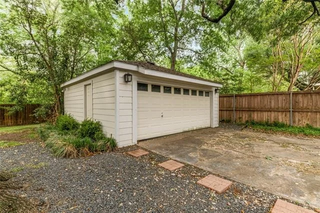Photo of 6422 Dunstan Lane