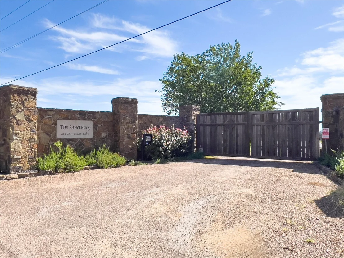 Photo of 1801 Fox Hollow Lane