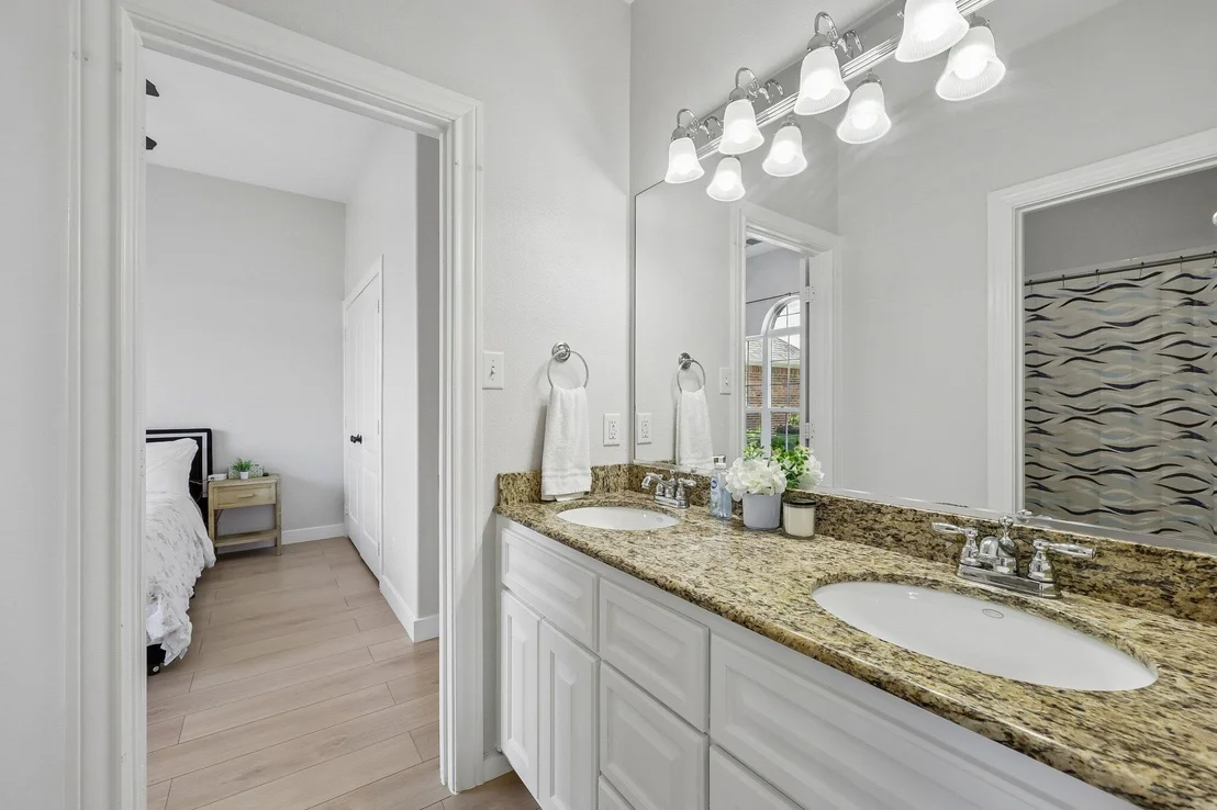 Photo of 15144 Delaney Lane