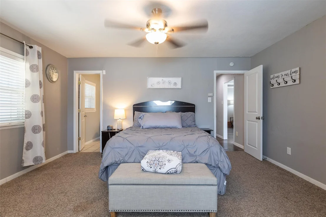Photo of 1842 Elmwood Drive