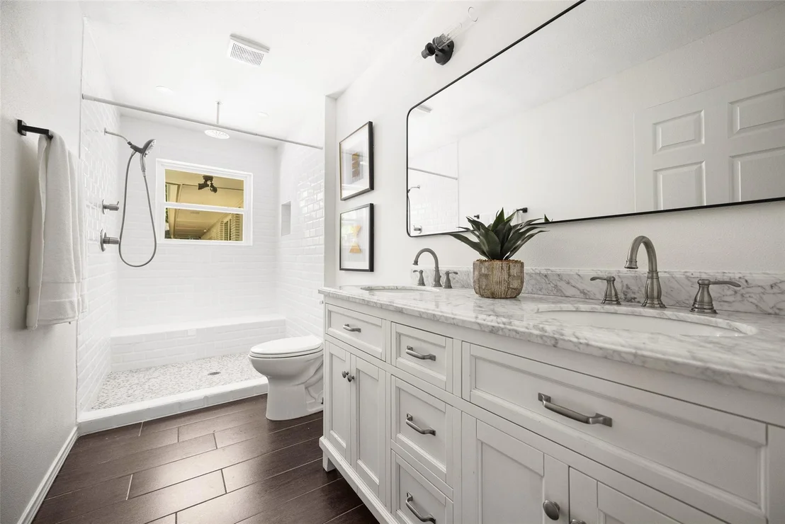 Photo of 716 Mayrant Drive