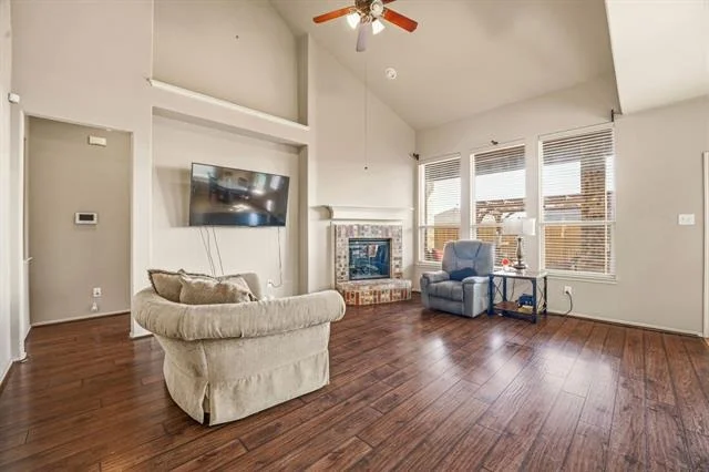 Photo of 409 Crown Oaks Drive