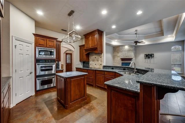 Photo of 4401 Oak Shores Circle