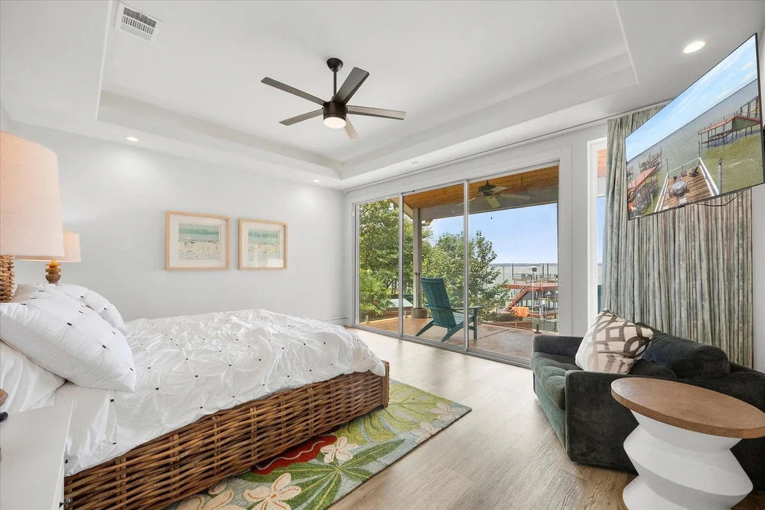 Photo of 130 Harbor Drive
