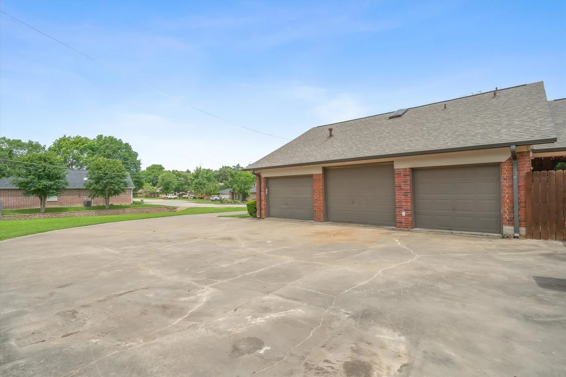 Photo of 163 Granada Square