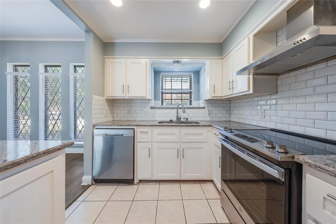 Photo of 2300 San Gabriel Drive