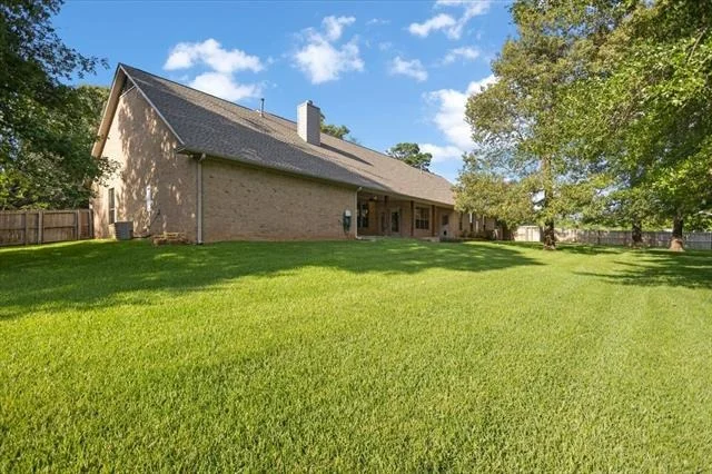 Photo of 11831 Smallwood Drive