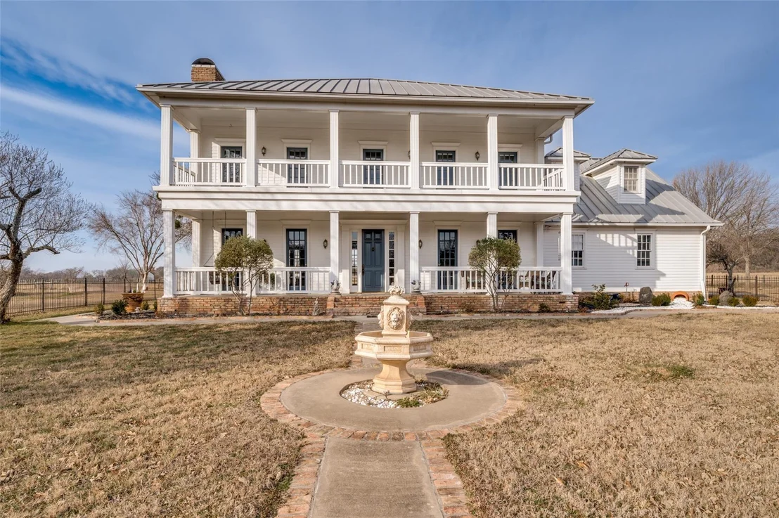 Photo of 1827 Dr Sanders Road