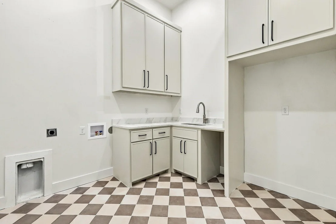 Photo of 125 Oyster Bay
