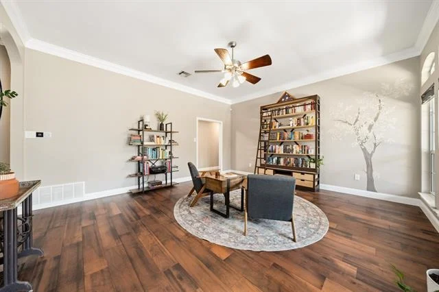 Photo of 100 Twisted Oak Lane