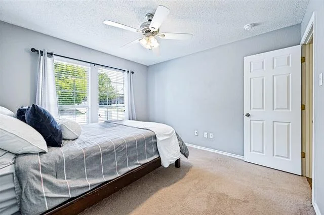 Photo of 5104 Independence Avenue
