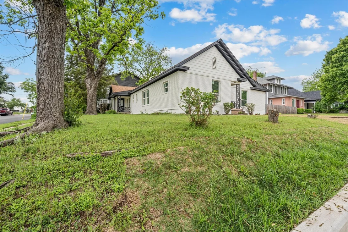 Photo of 900 N 22nd Street