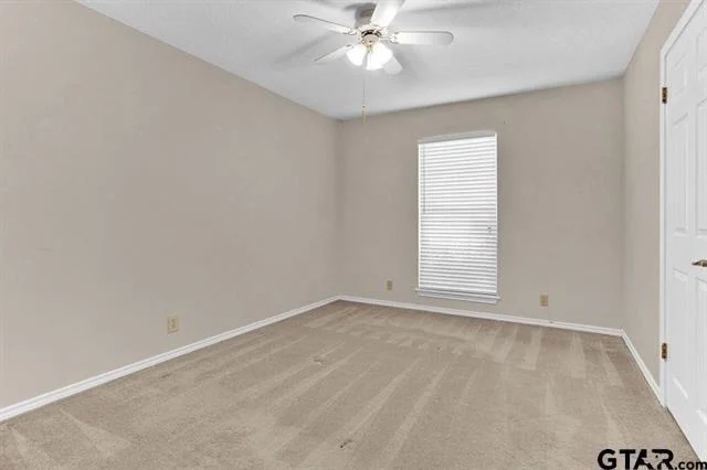 Photo of 206 Hideaway Lane Central