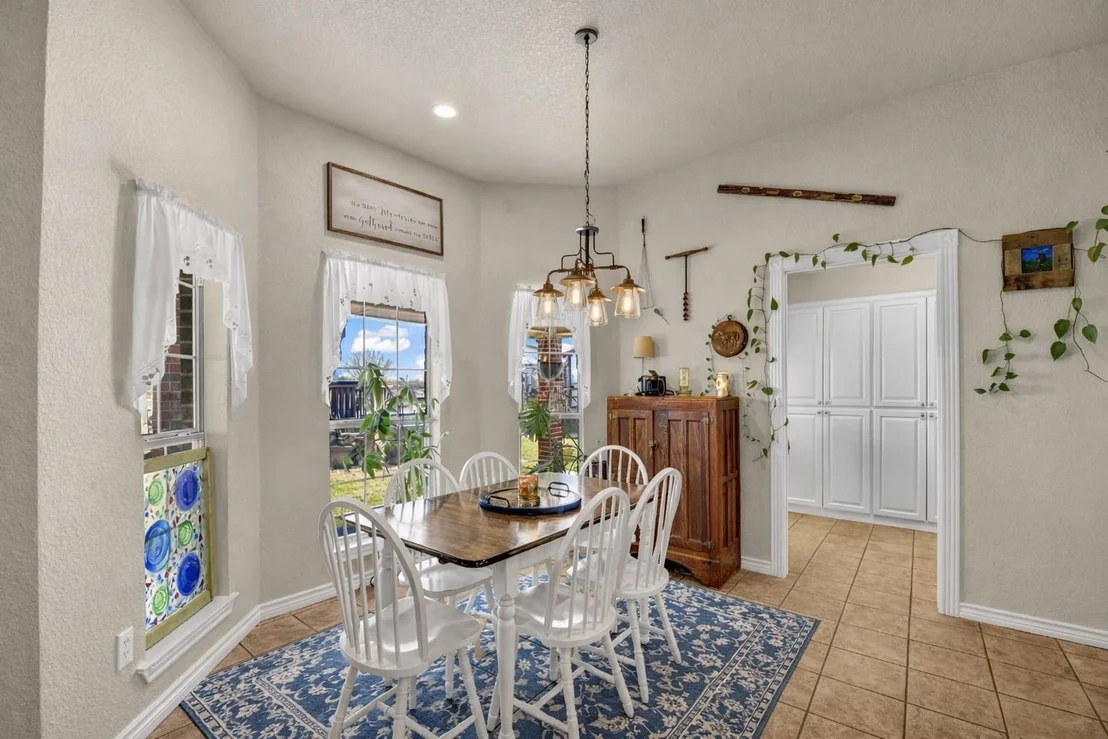 Photo of 737 County Road 4699