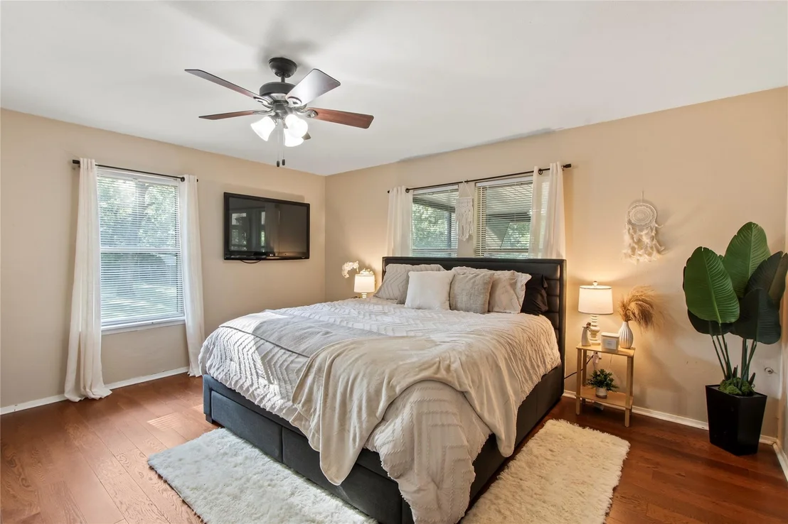 Photo of 335 Running Brook Road