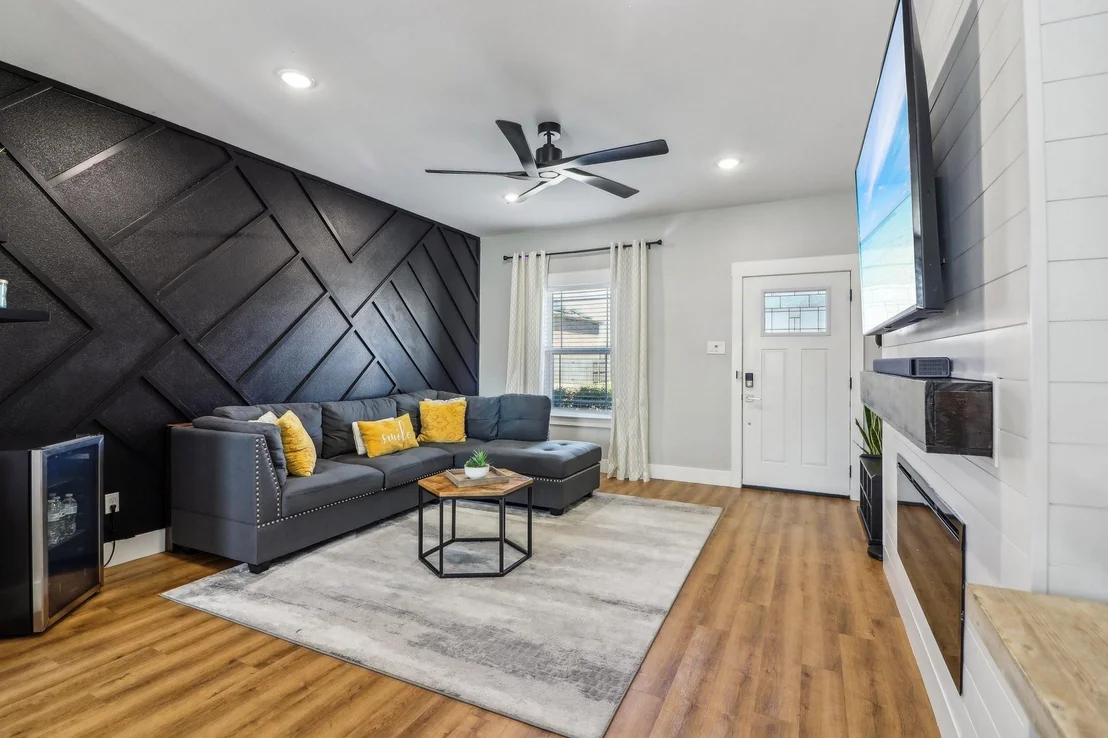 Photo of 6165 River Pointe Drive